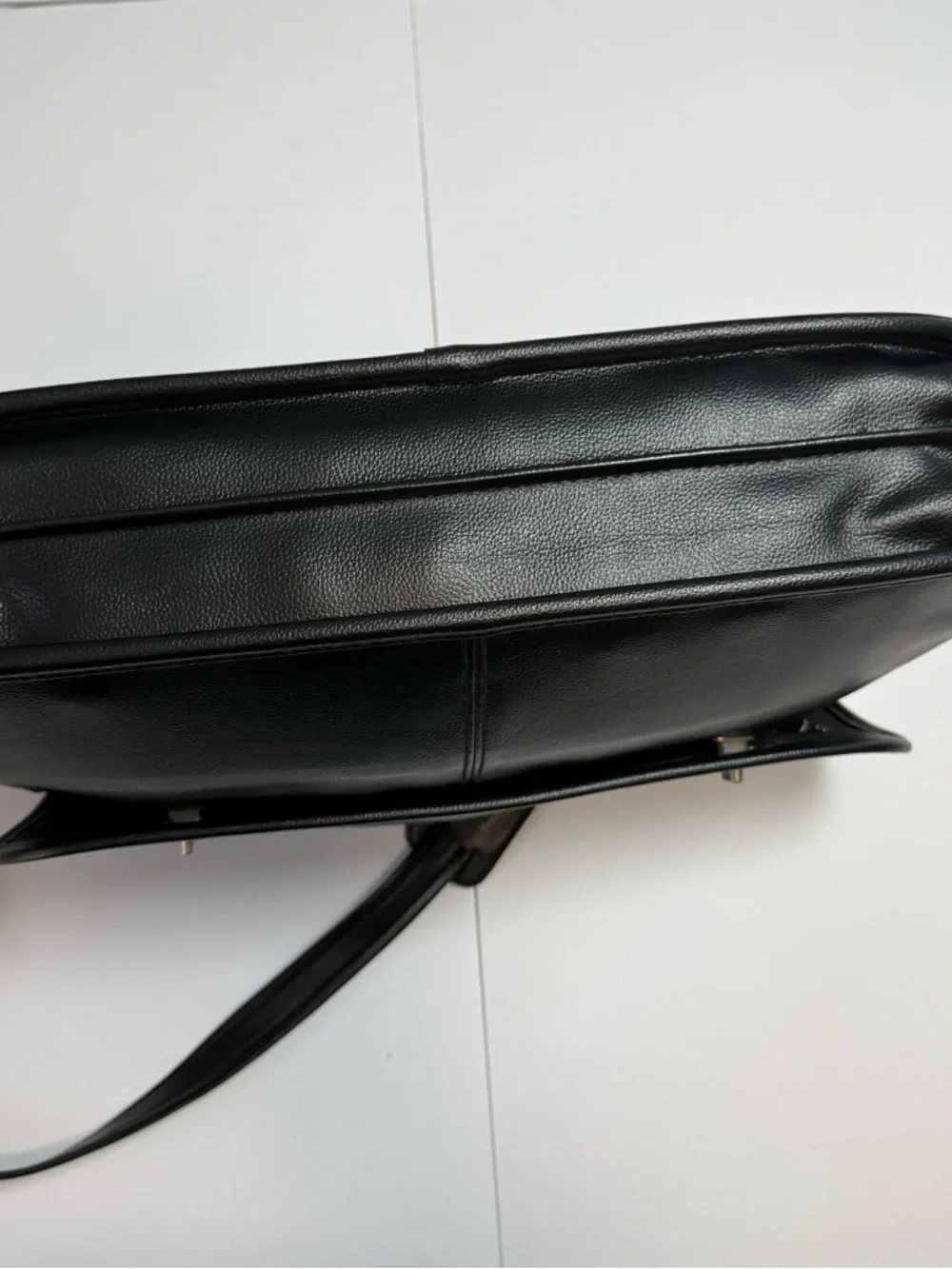 SOREN Black Leather Messenger Bag Briefcase Laptop Crossbody Work Bag EUC
